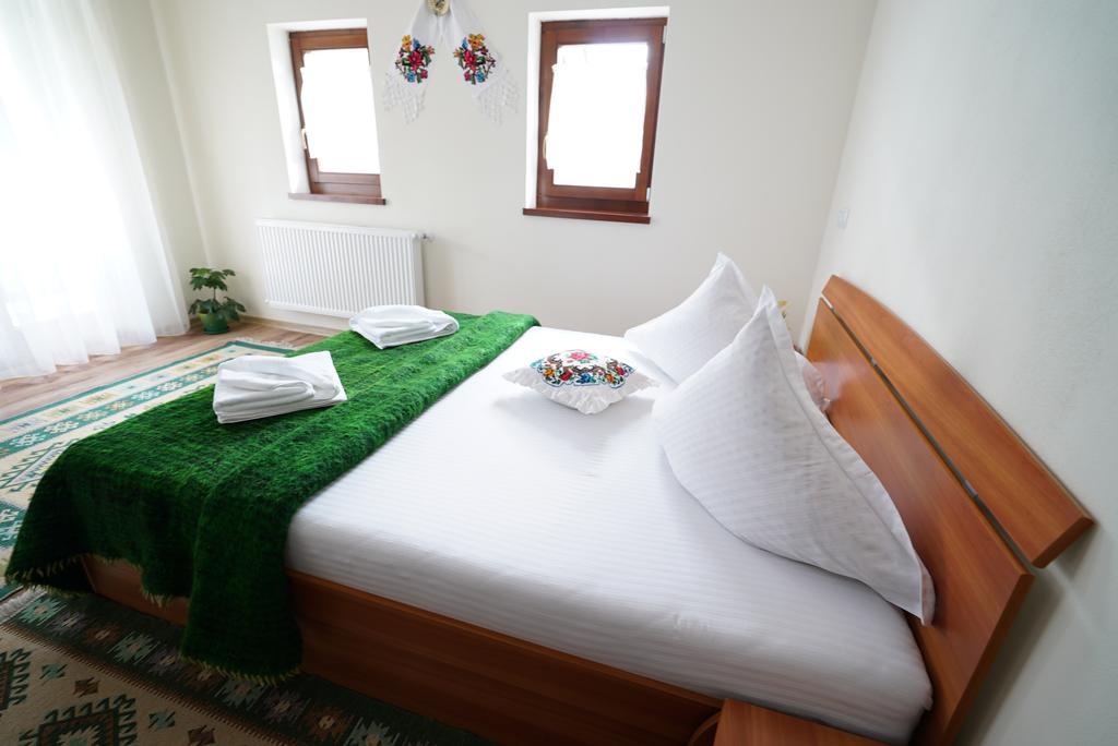 ホテル Casa Bunicii モイセイ エクステリア 写真