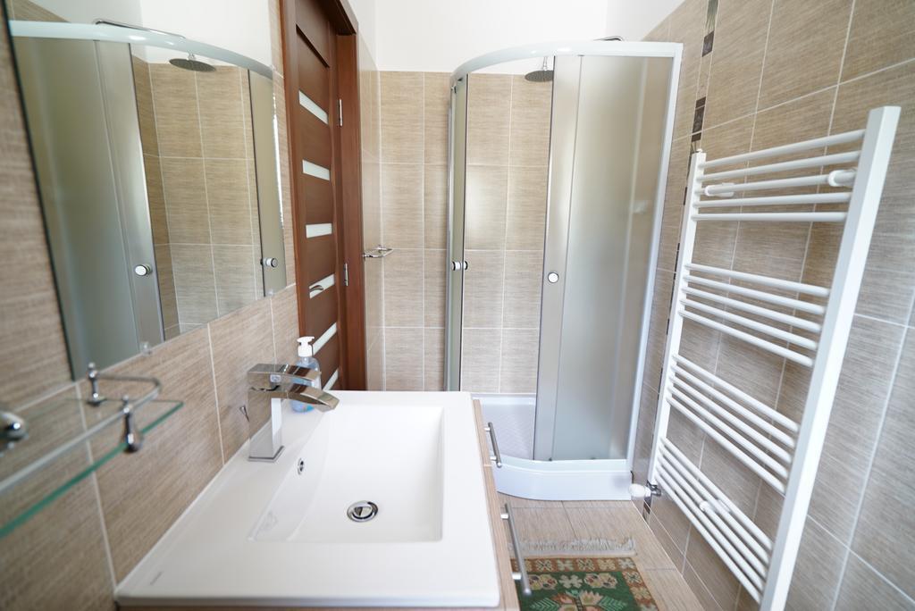 ホテル Casa Bunicii モイセイ エクステリア 写真